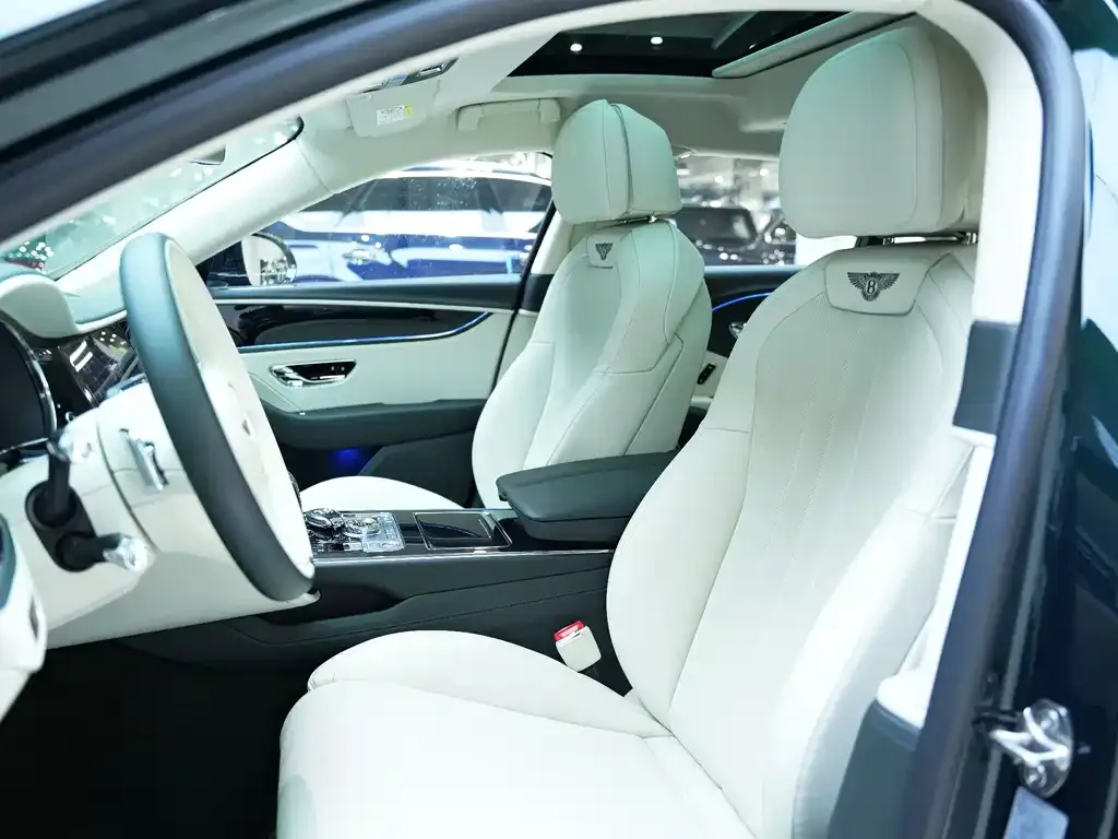 Bentley Flying Spur — фото 10