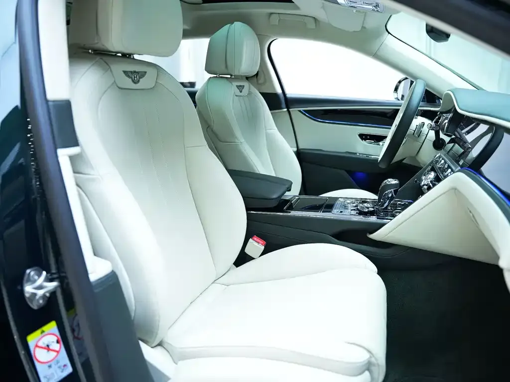 Bentley Flying Spur — фото 3