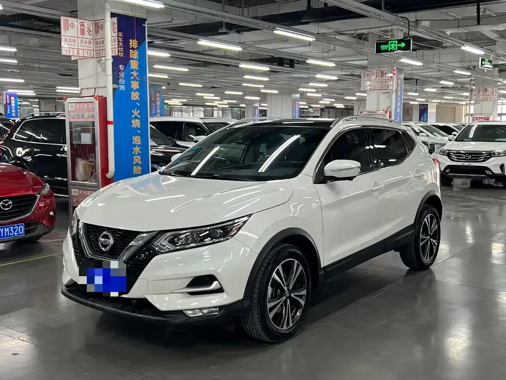 Nissan Qashqai — фото 1