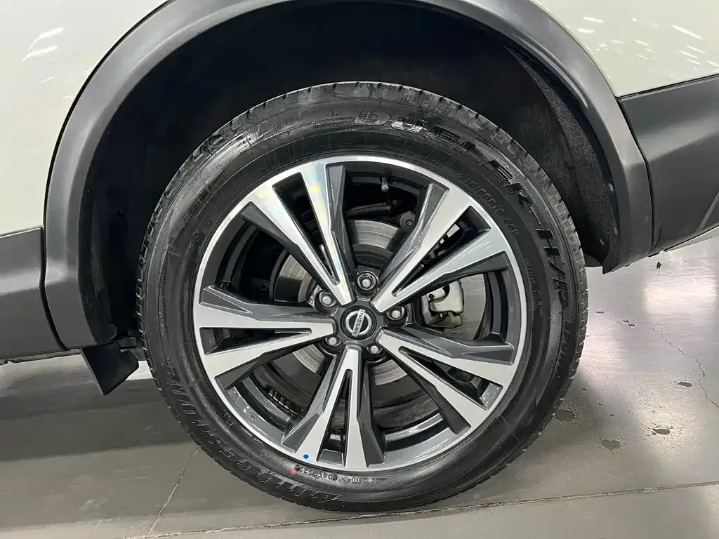 Nissan Qashqai — фото 2