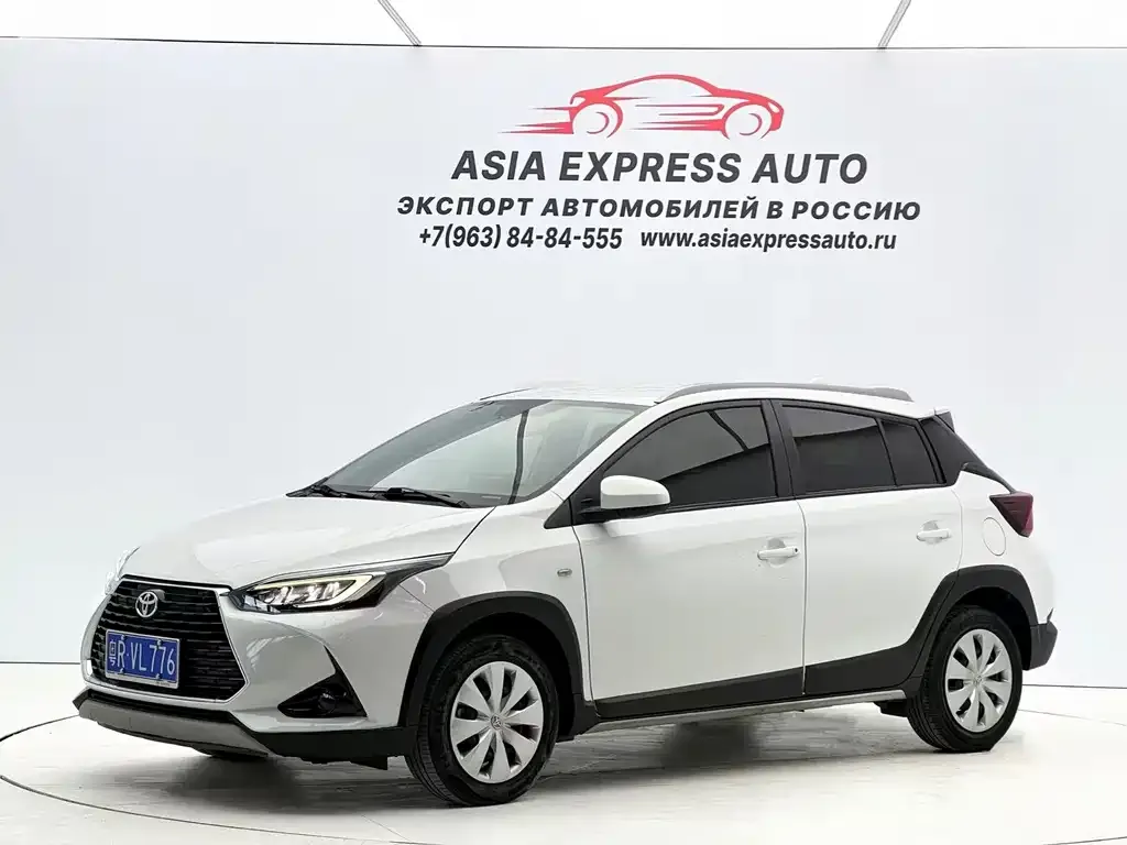 Toyota Yaris L — фото 1