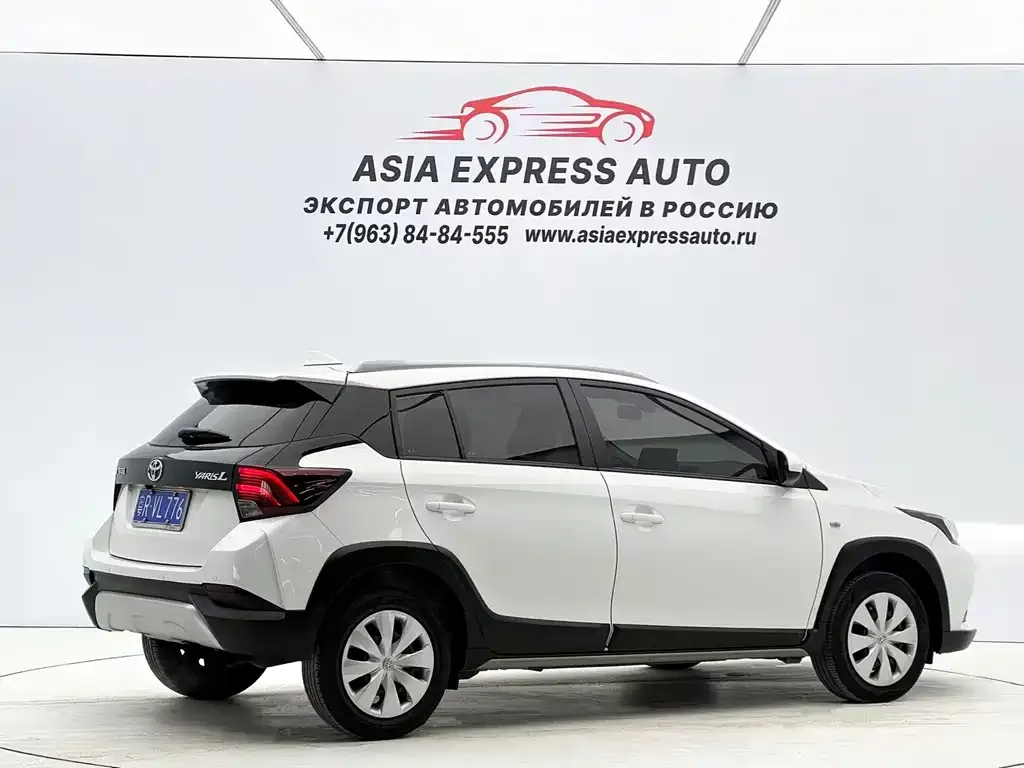 Toyota Yaris L — фото 3
