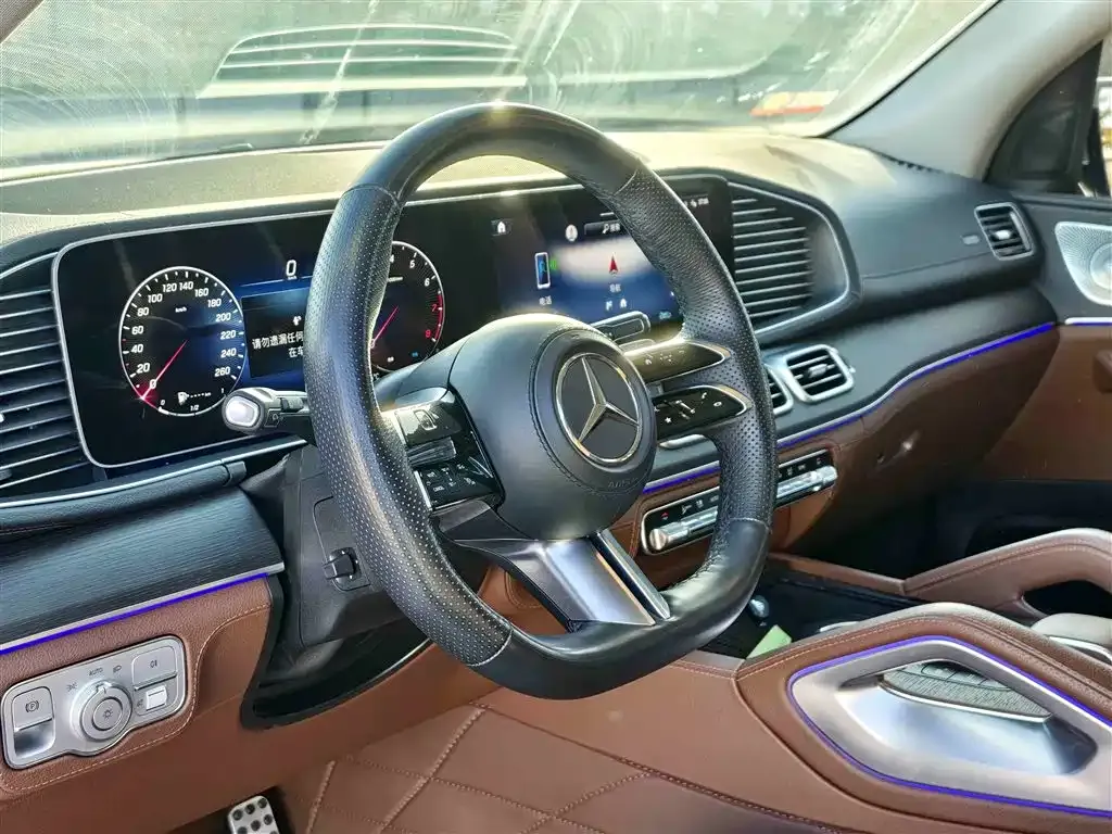 Mercedes-Benz GLS — фото 9