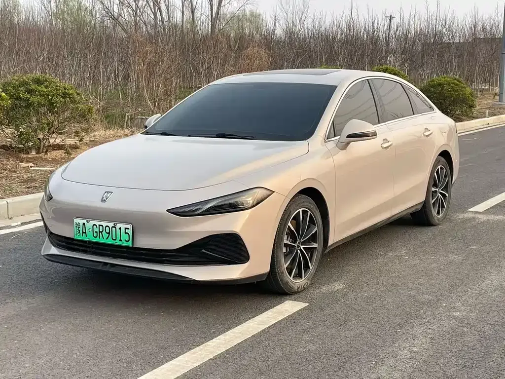 Roewe D7 — фото 1