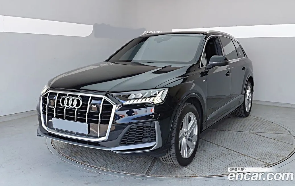 Audi Q7 — фото 1