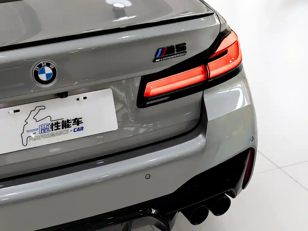 BMW M5 — фото 6