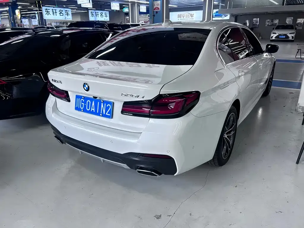 BMW 5 Series — фото 10