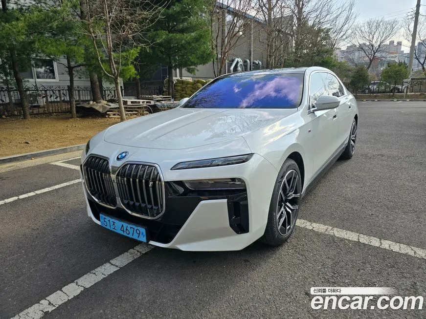 BMW i7 — фото 10