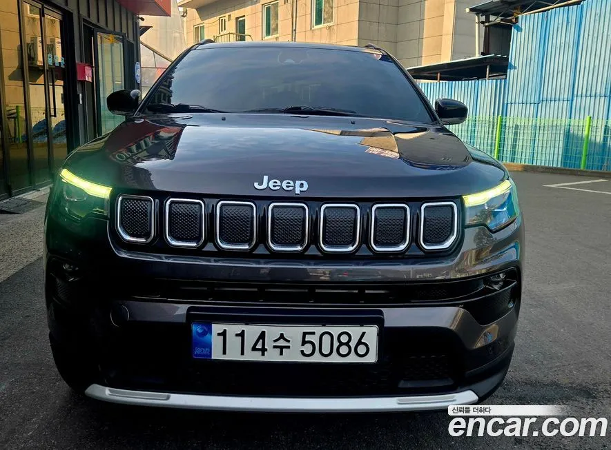 Jeep Compass — фото 1