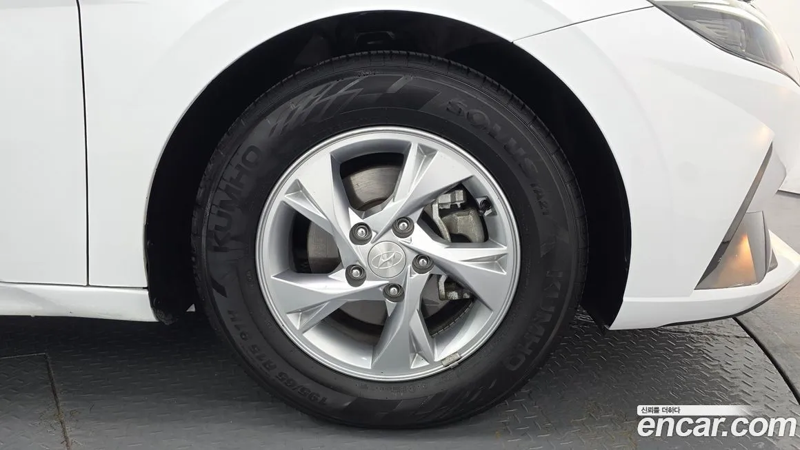 Hyundai AVANTE — фото 3