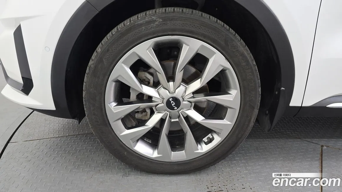 Kia Sorento — фото 7