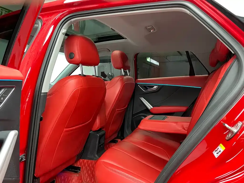 Audi Q2L — фото 2