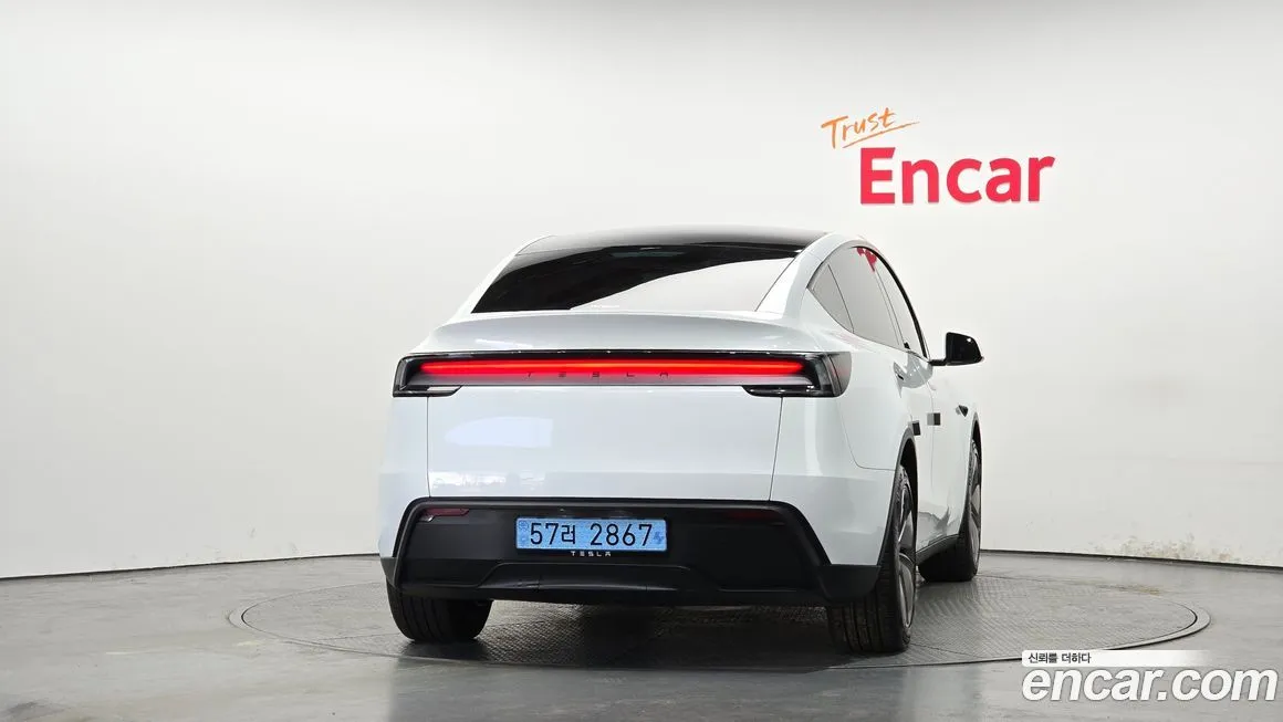 Tesla Model Y — фото 2