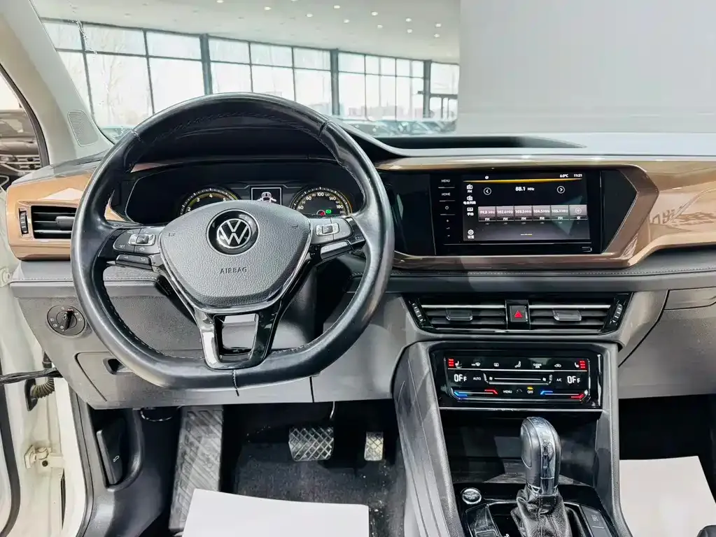 Volkswagen Tharu — фото 10