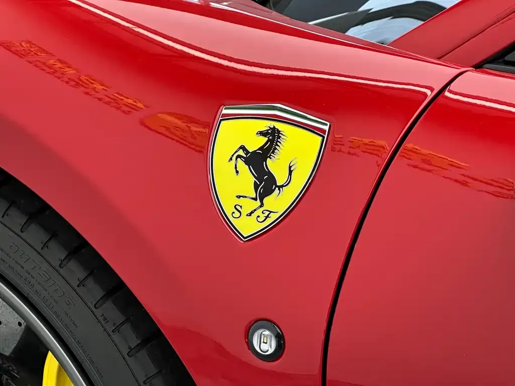 Ferrari F8 — фото 6