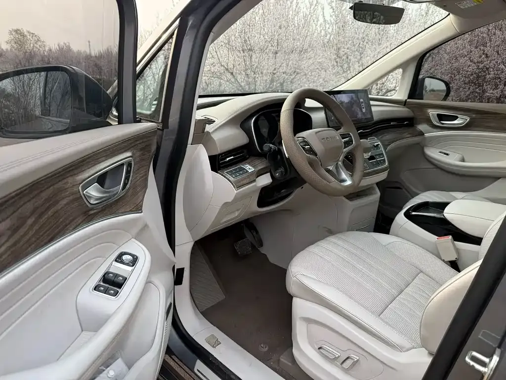 Roewe iMAX8 — фото 8