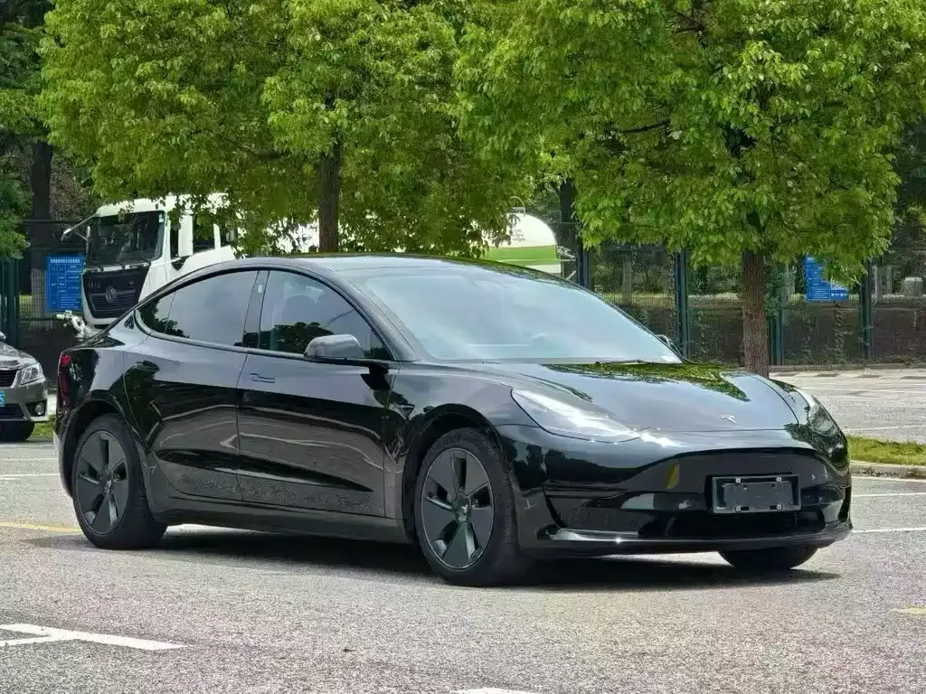 Tesla Model 3 — фото 3