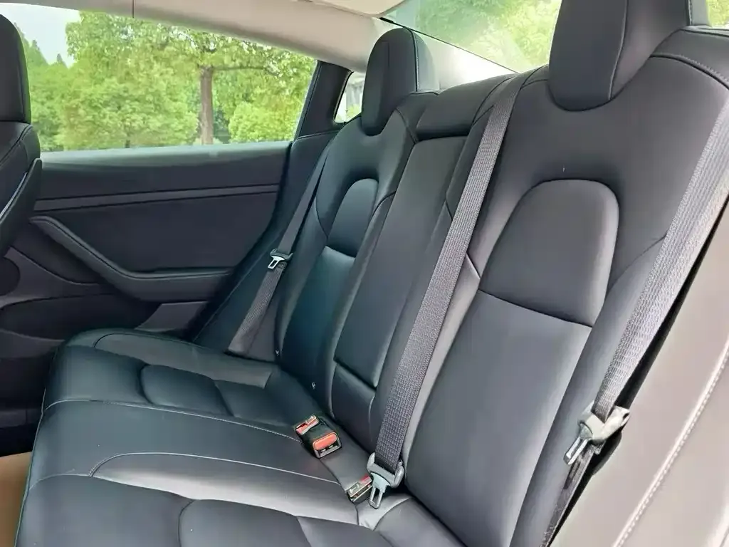 Tesla Model 3 — фото 4