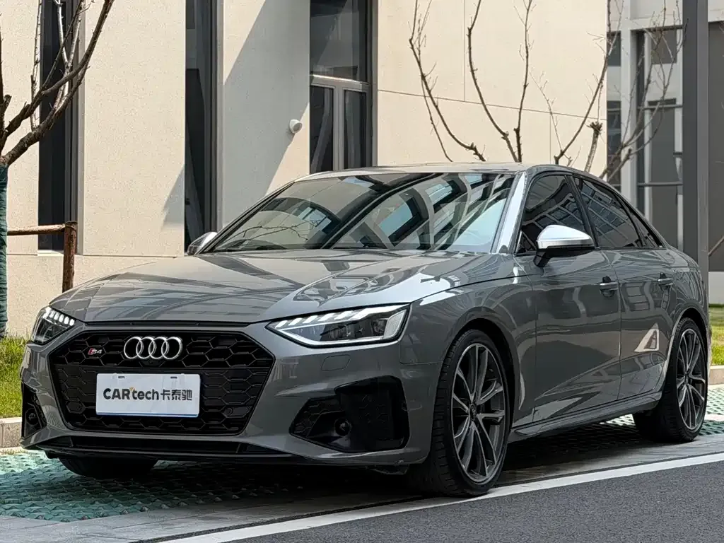 Audi S4 — фото 1