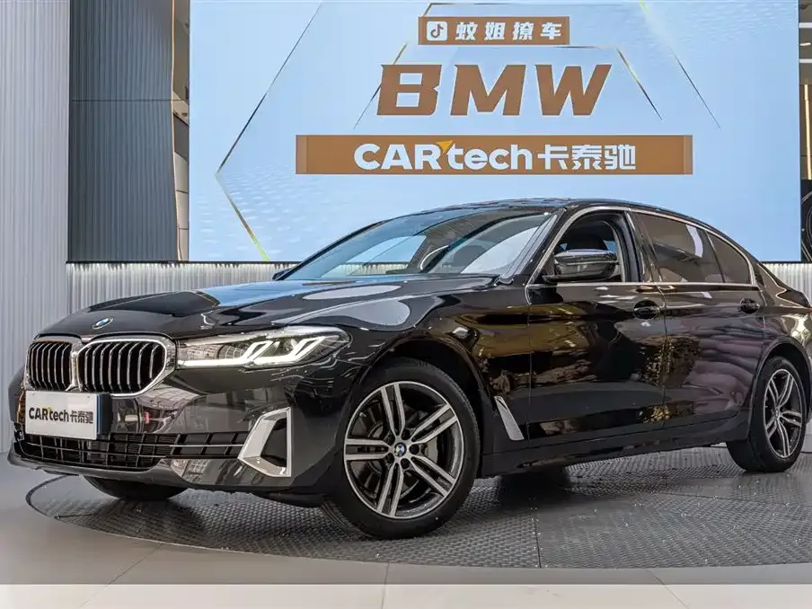 BMW 5 Series — фото 1