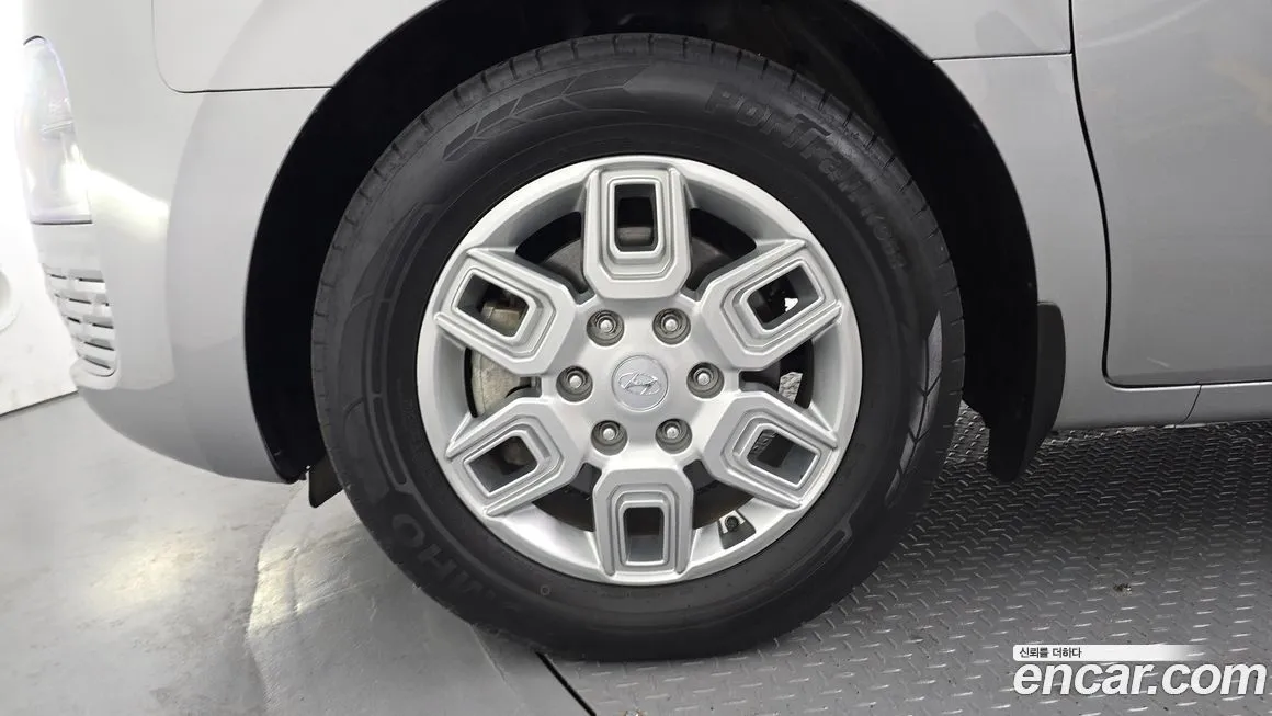Hyundai Staria — фото 3