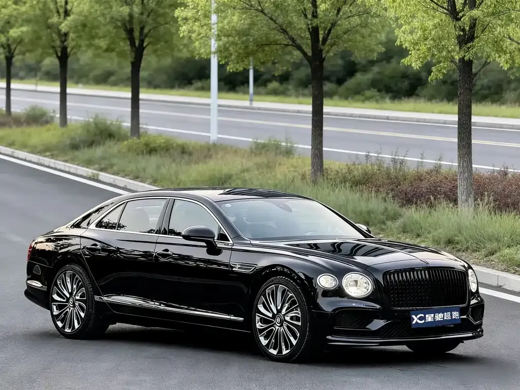 Bentley Flying Spur — фото 1