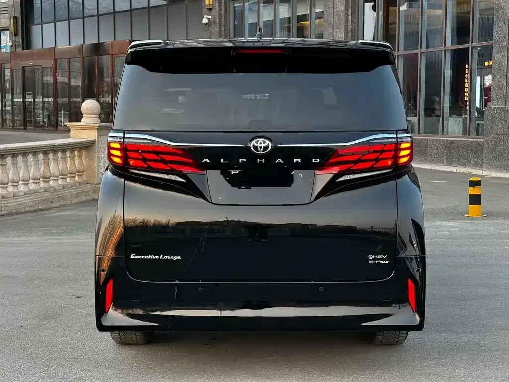 Toyota Alphard — фото 6