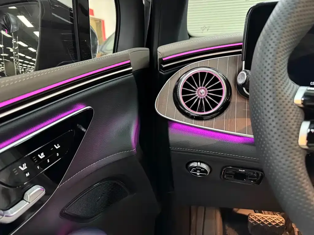 Mercedes-Benz EQE SUV — фото 3