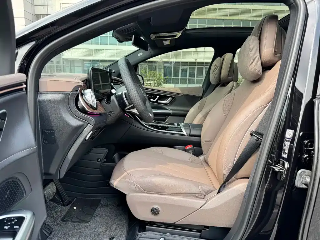 Mercedes-Benz EQE SUV — фото 4