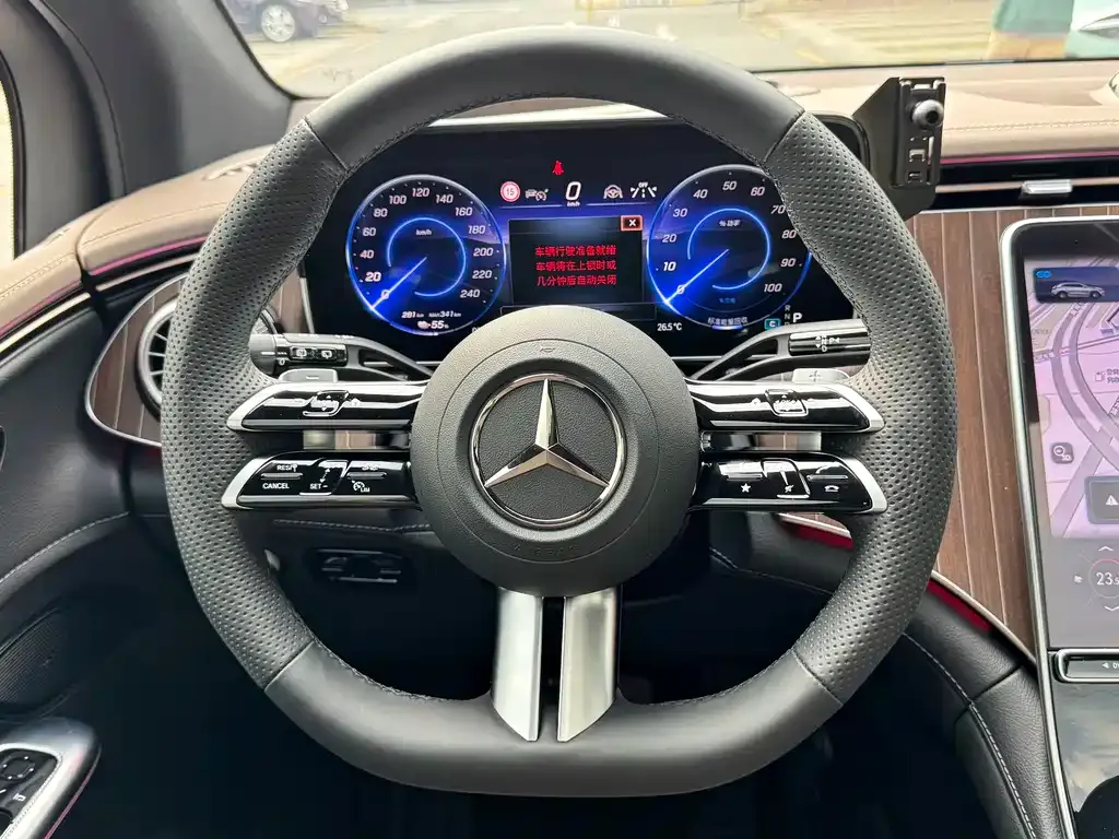 Mercedes-Benz EQE SUV — фото 10