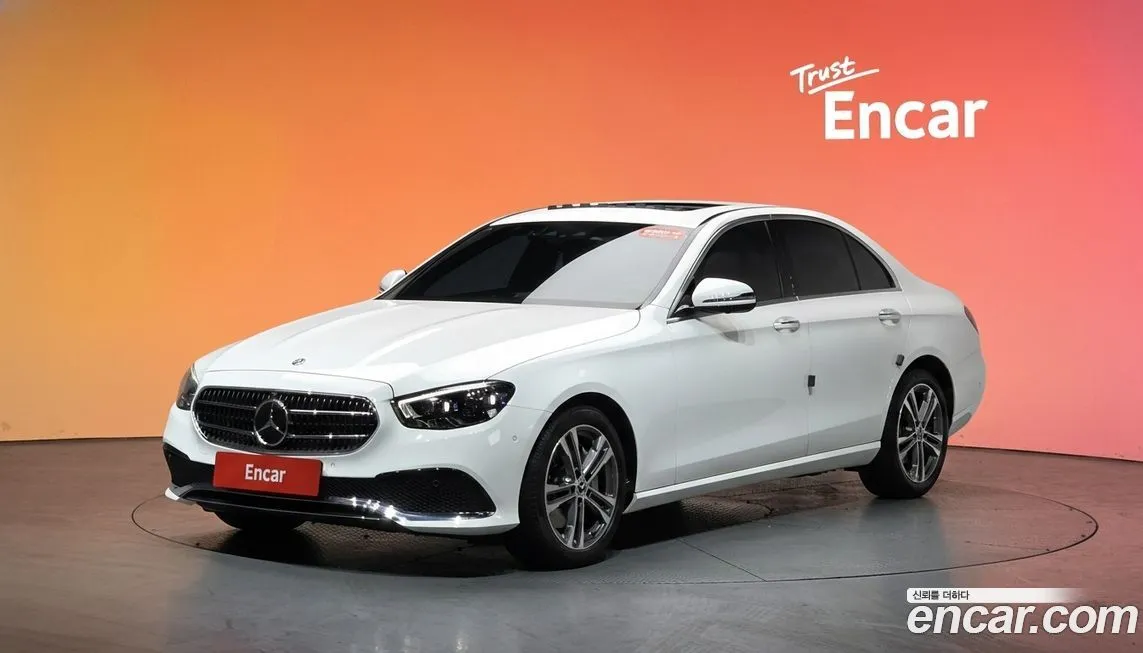 Mercedes-Benz E-Class — фото 1