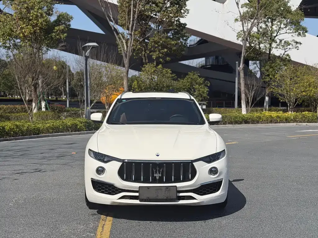 Maserati Levante — фото 3
