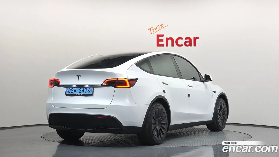 Tesla Model Y — фото 3