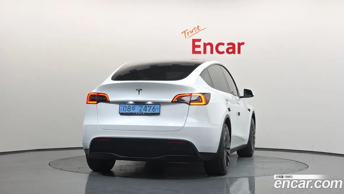 Tesla Model Y — фото 2