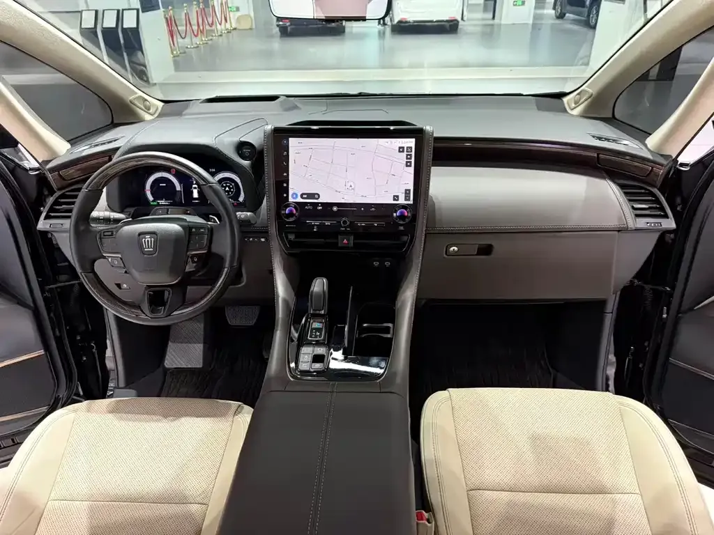 Toyota Vellfire — фото 5