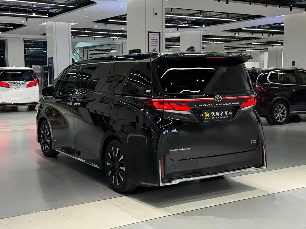 Toyota Vellfire — фото 7