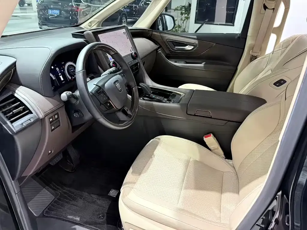 Toyota Vellfire — фото 8