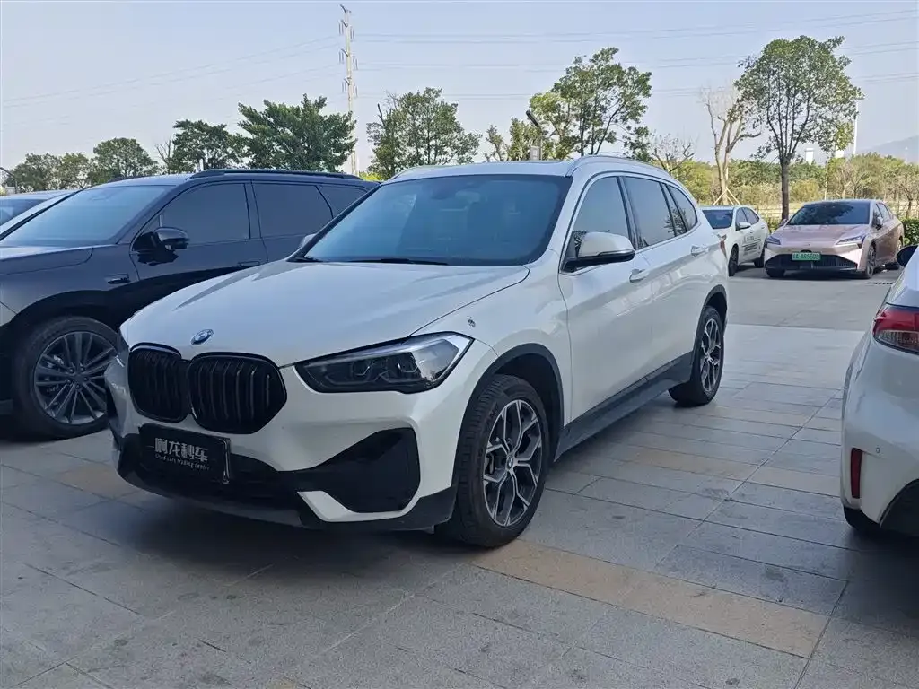 BMW X1 — фото 1