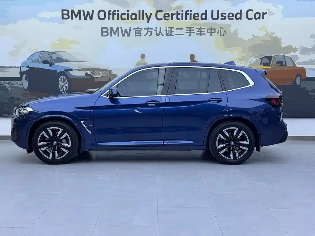 BMW iX3 — фото 9