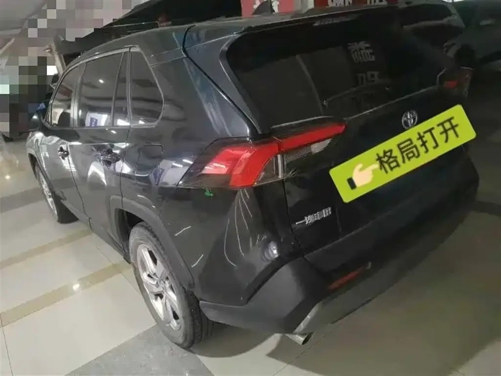 Toyota RAV4 — фото 2