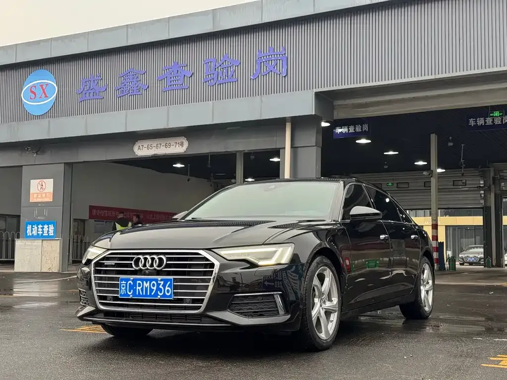 Audi A6L — фото 1