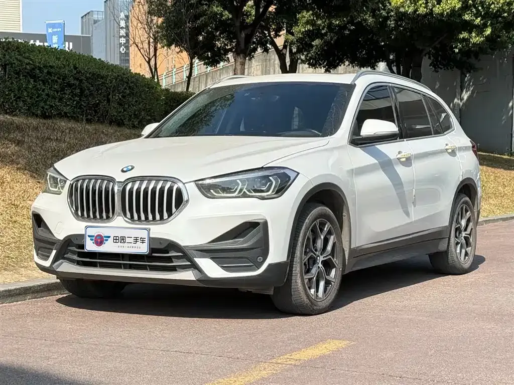 BMW X1 — фото 1
