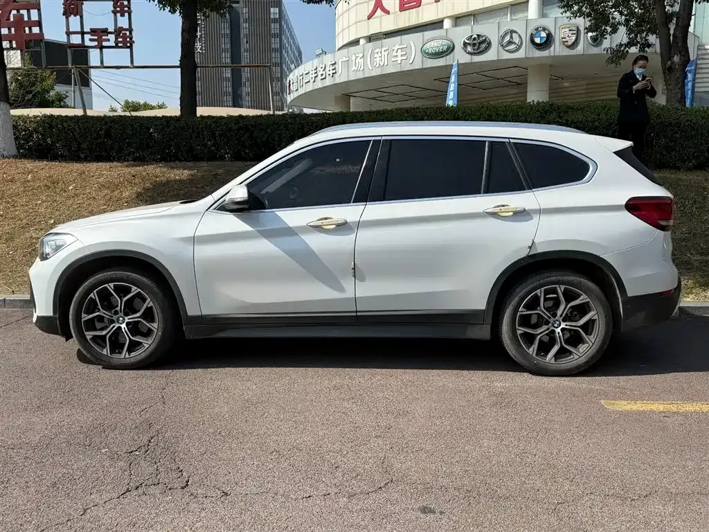BMW X1 — фото 10