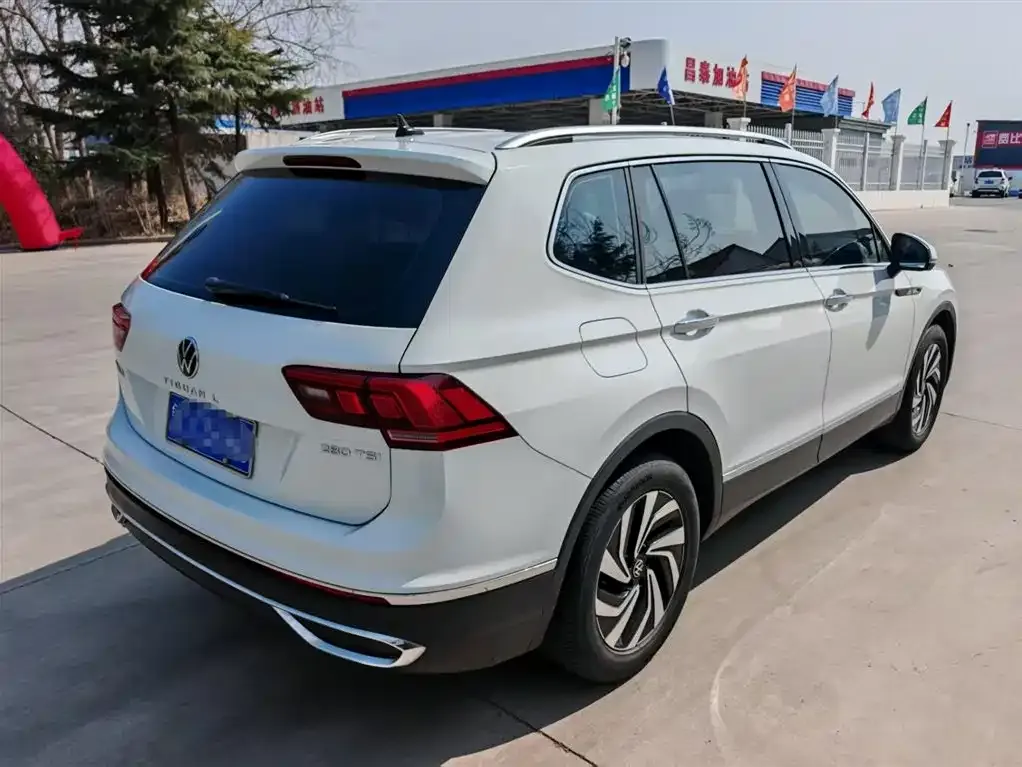 Volkswagen Tiguan L — фото 10