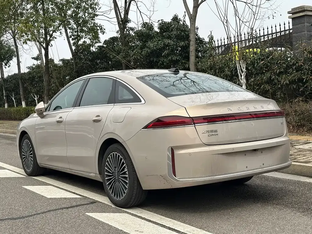 Roewe M7 DMH — фото 10