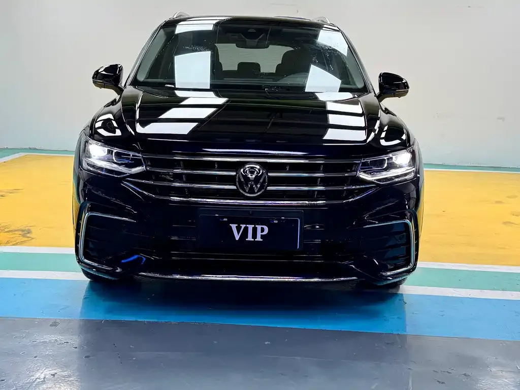 Volkswagen Tiguan L — фото 3