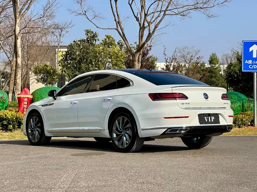 Volkswagen CC — фото 6
