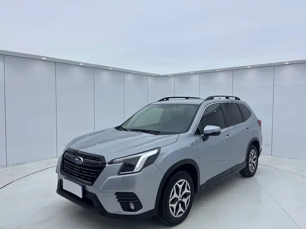 Subaru Forester — фото 1