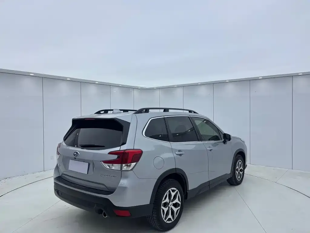 Subaru Forester — фото 2