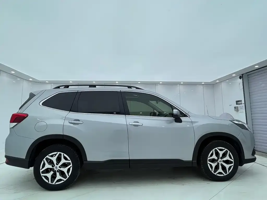 Subaru Forester — фото 8